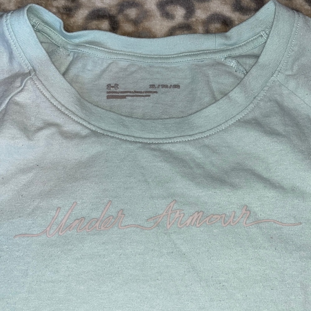 Teal under armor shirt